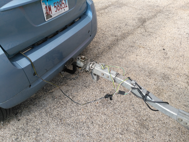 Illustration for article titled Towing with a smart. Load: +/- 1,300 lb